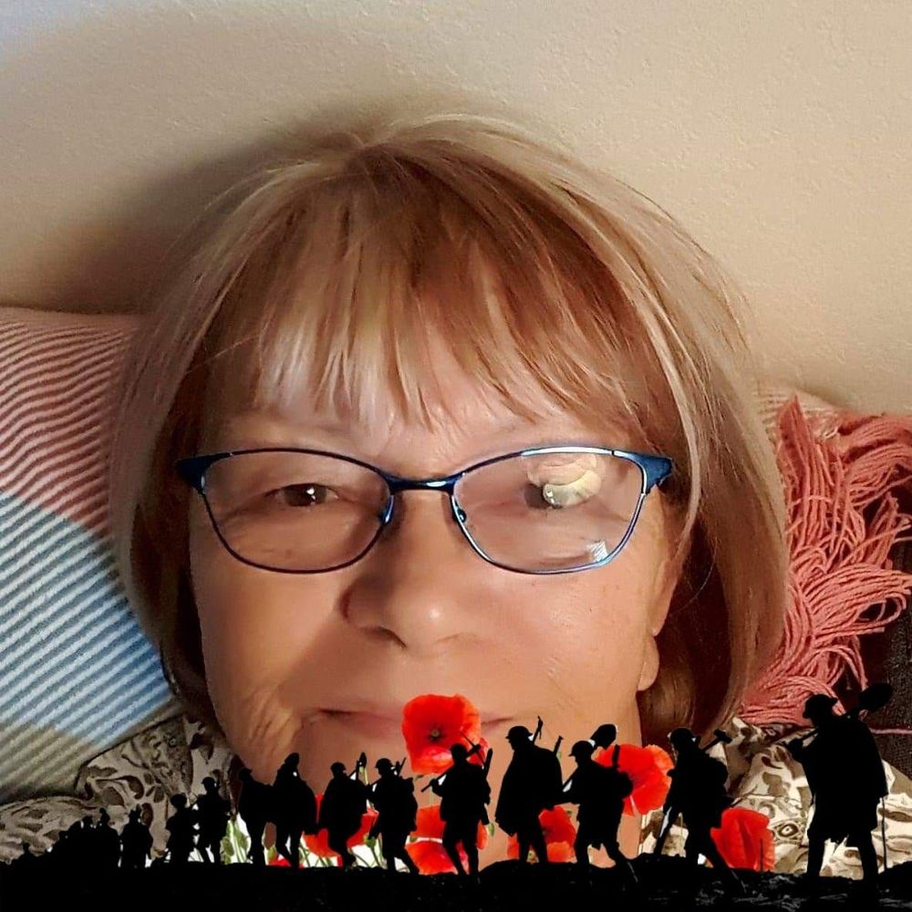 Meet your Posher, Rowena